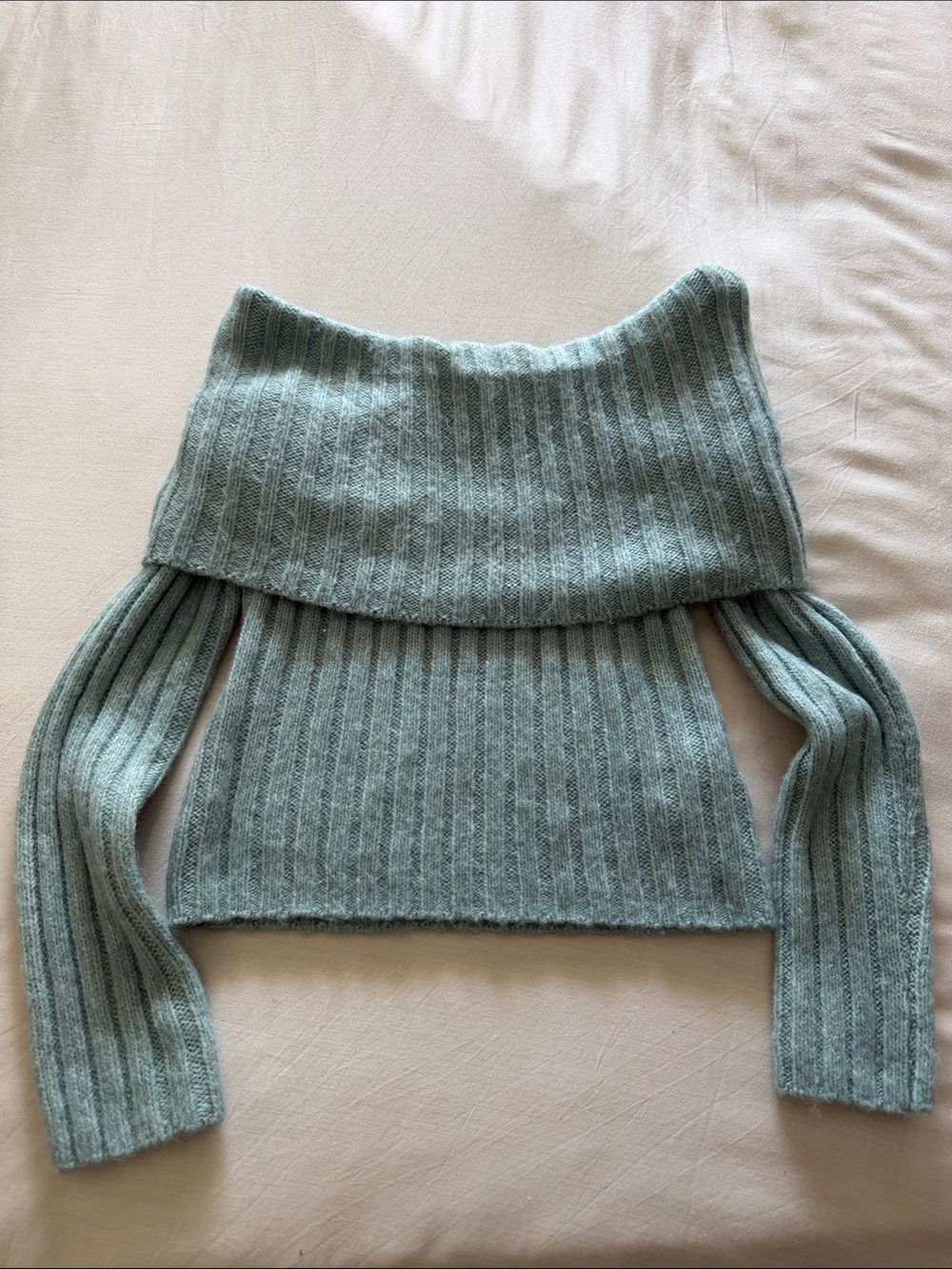 Abercrombie & Fitch Ribbed Off-the-Shoulder Crop Sweater in Sage